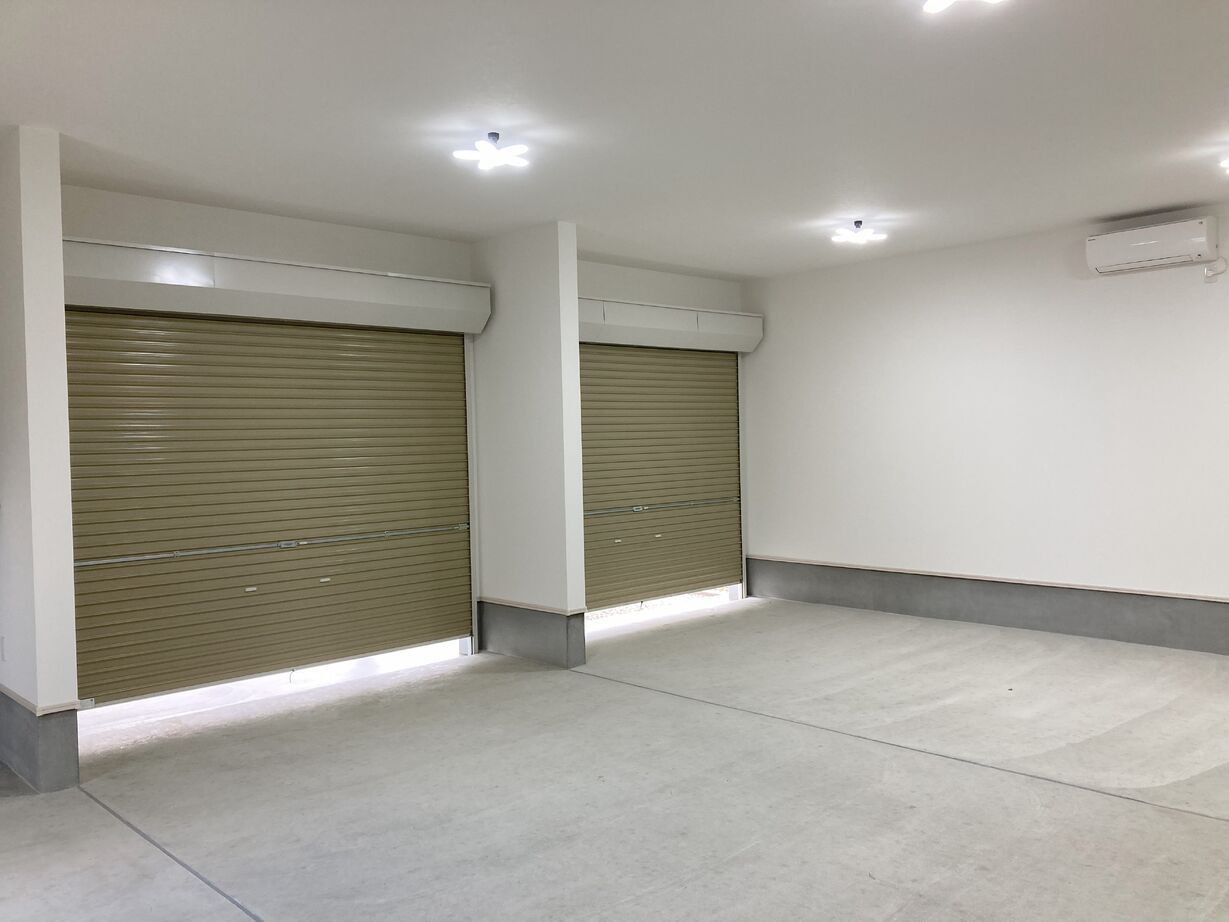 YUTORIE富山 【2320万円/46坪/インナーガレージ/ZEH住宅】車2台＆バイク2台を収納できる広々ガレージの家の建築実例画像2