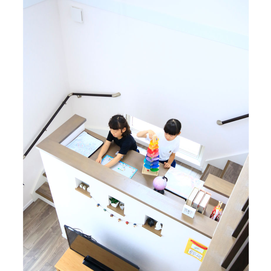 住まいのクワザワ 【2000～2500万円】スタディコーナーやリビング階段、子どもとのつながりを感じる暮らしの建築実例画像3