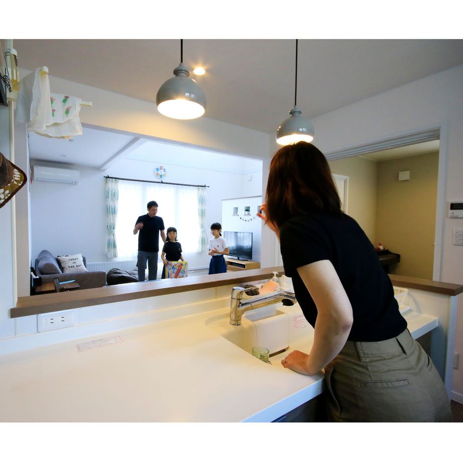 住まいのクワザワ 【2000～2500万円】スタディコーナーやリビング階段、子どもとのつながりを感じる暮らしの建築実例画像4