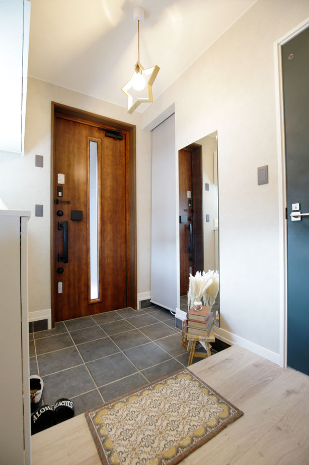 住まいのクワザワ 【子育て/家事ラク/収納充実】洗練された大空間で美しく暮らす、デザイン性と居住性を兼ね備えた家の建築実例画像6