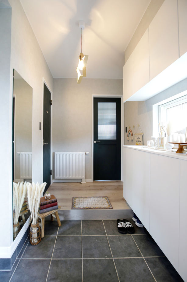 住まいのクワザワ 【子育て/家事ラク/収納充実】洗練された大空間で美しく暮らす、デザイン性と居住性を兼ね備えた家の建築実例画像7