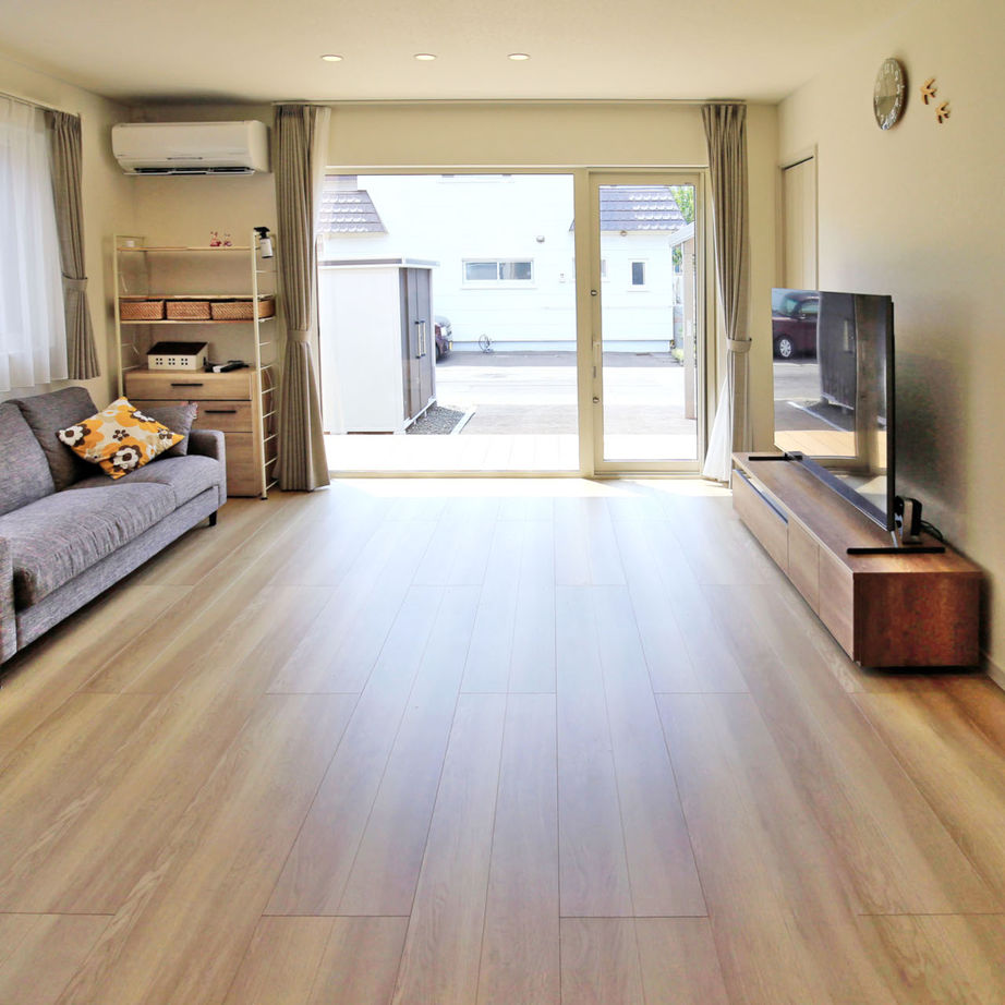 住まいのクワザワ 【アイランドキッチン/ウッドデッキ/子育て】隅々にまで感じられるこだわり思い描いていた暮らしを満喫の建築実例画像5