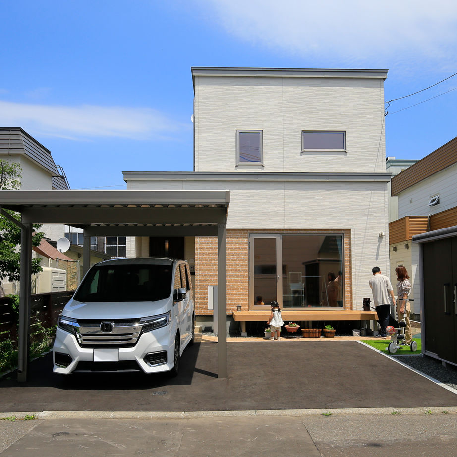 住まいのクワザワ 【アイランドキッチン/ウッドデッキ/子育て】隅々にまで感じられるこだわり思い描いていた暮らしを満喫の建築実例画像6