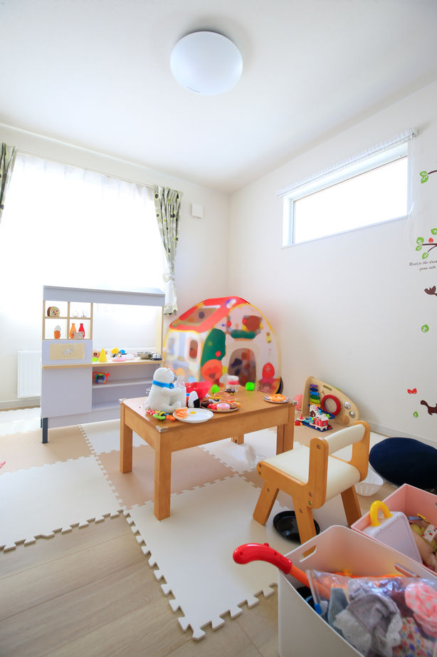 住まいのクワザワ 【アイランドキッチン/ウッドデッキ/子育て】隅々にまで感じられるこだわり思い描いていた暮らしを満喫の建築実例画像10