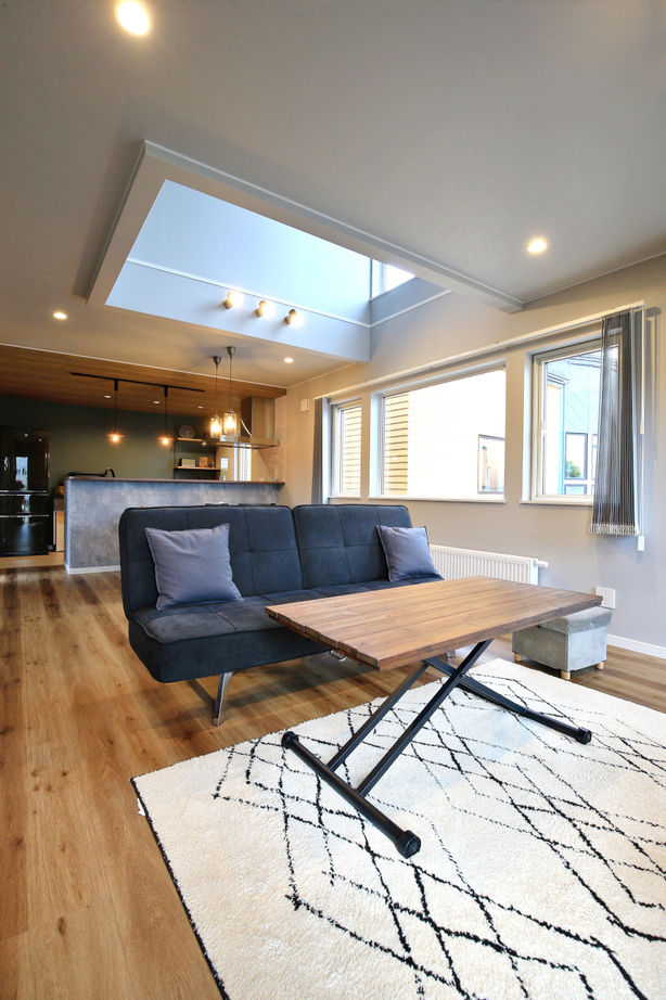 住まいのクワザワ 【3階建て/音楽室/防音/書斎】心おきなく趣味の音楽を楽しめる家に  理想と憧れを実現した3階建ての住まいの建築実例画像2