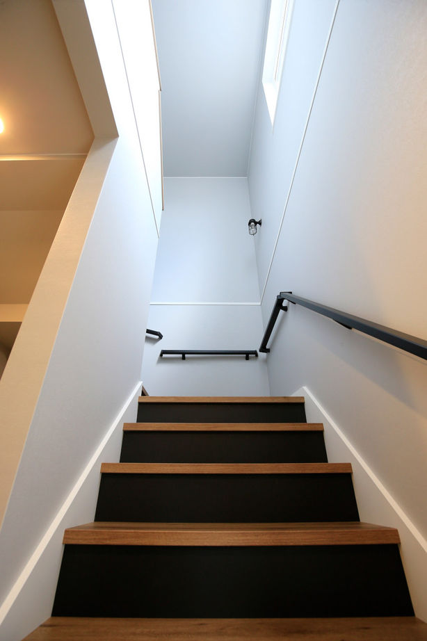 住まいのクワザワ 【3階建て/音楽室/防音/書斎】心おきなく趣味の音楽を楽しめる家に  理想と憧れを実現した3階建ての住まいの建築実例画像7