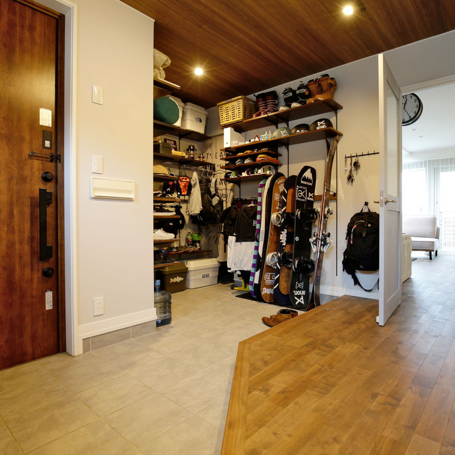 住まいのクワザワ 【ビンテージ/アウトドア】家族や仲間と共に生活を楽しむ、ベース(基地)のようなワクワク感のある家の建築実例画像8