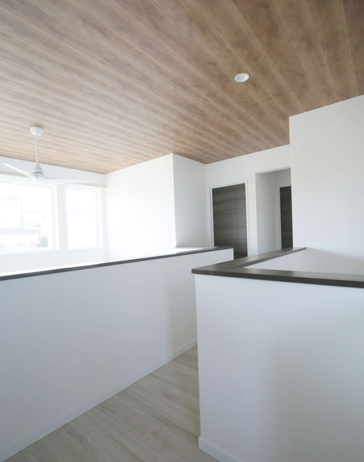 住まいのクワザワ 【床暖房/吹抜け/ペットと暮らす】家族の誰もが快適に、のびのび暮らせるマイホームの魅力の建築実例画像8