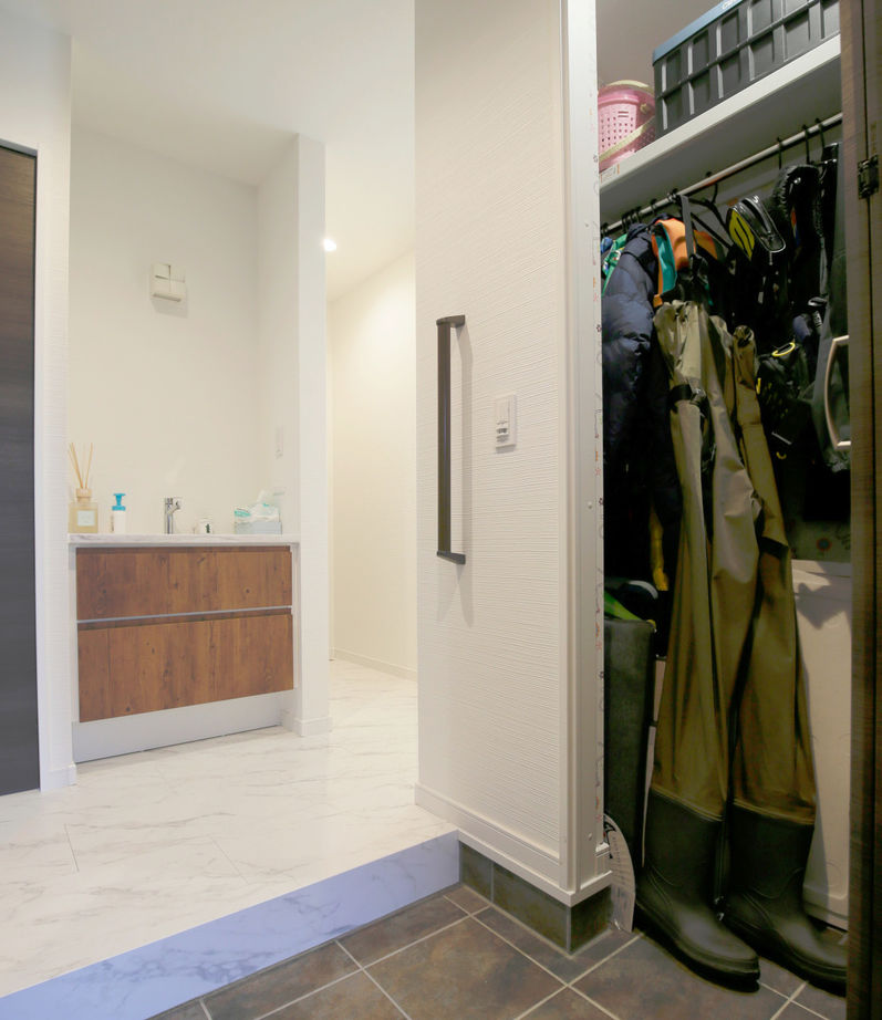 住まいのクワザワ 【床暖房/吹抜け/ペットと暮らす】家族の誰もが快適に、のびのび暮らせるマイホームの魅力の建築実例画像9