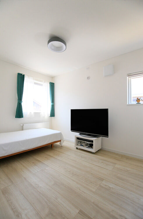 住まいのクワザワ 【明るいリビング／機能性×シンプル】将来は1階だけで暮らせる、年齢を重ねても快適な家の建築実例画像5