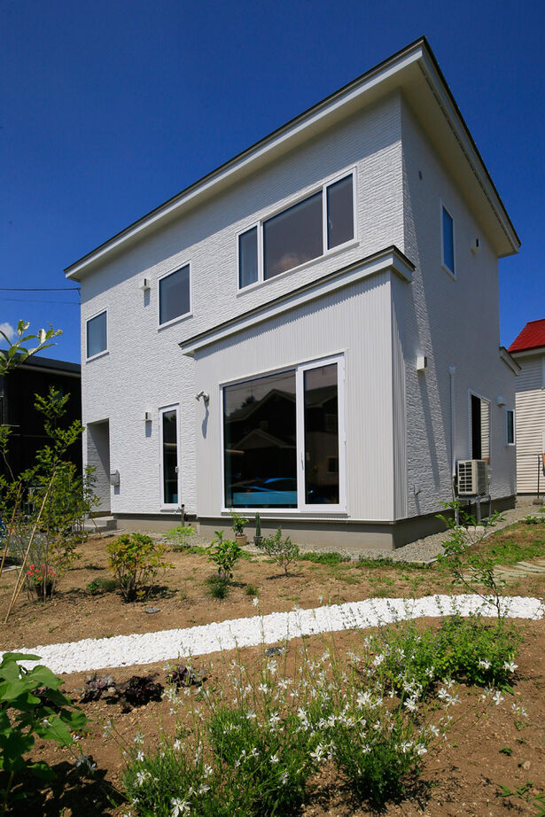 住まいのクワザワ 【明るいリビング／機能性×シンプル】将来は1階だけで暮らせる、年齢を重ねても快適な家の建築実例画像10