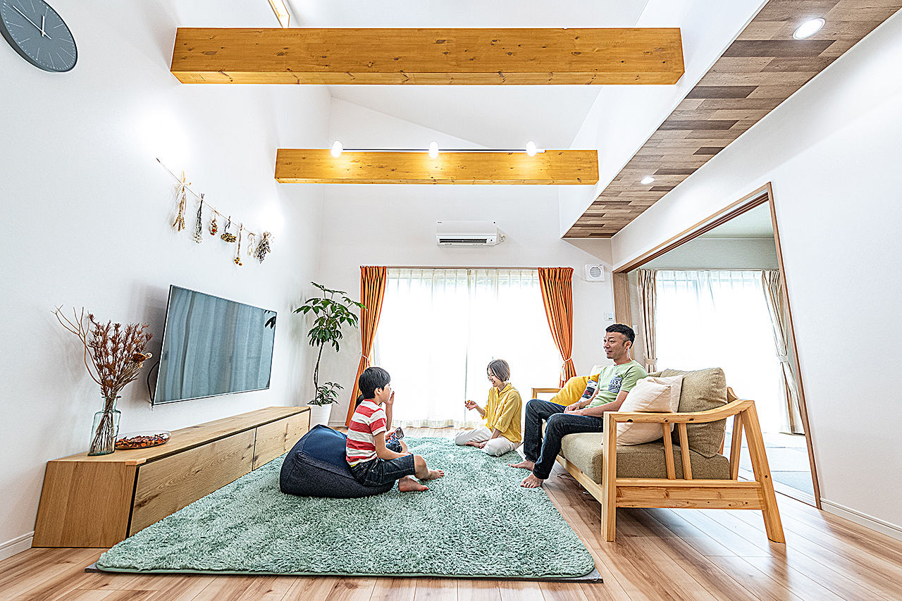 雅建設 【5LDKの平屋】勾配天井で開放感を演出！ランドリールーム+ファミリークローゼットでラクラク家事動線の建築実例画像2