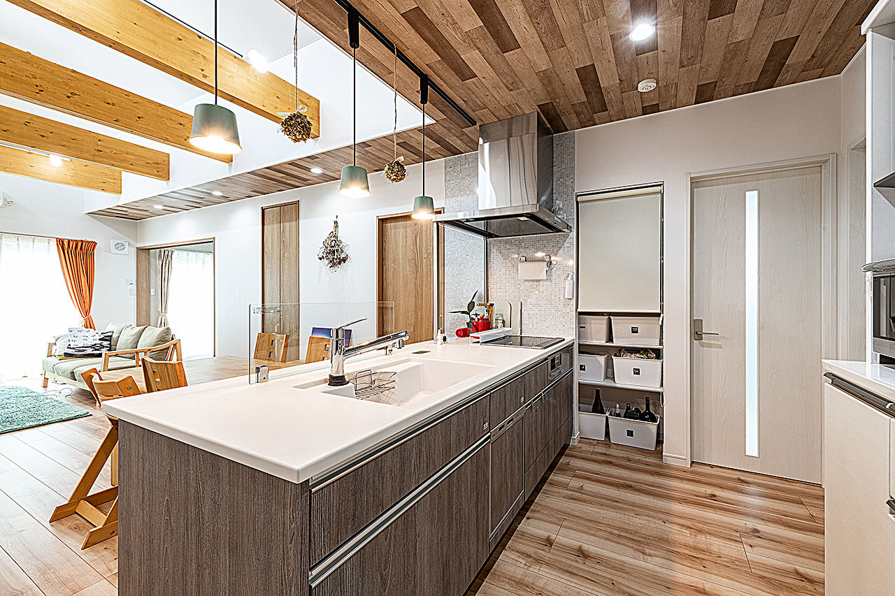 雅建設 【5LDKの平屋】勾配天井で開放感を演出！ランドリールーム+ファミリークローゼットでラクラク家事動線の建築実例画像4