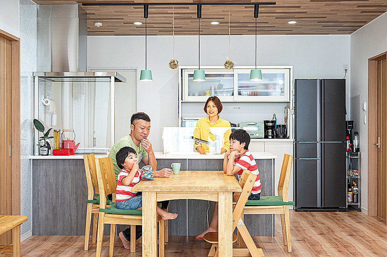 雅建設 【5LDKの平屋】勾配天井で開放感を演出！ランドリールーム+ファミリークローゼットでラクラク家事動線の建築実例画像5