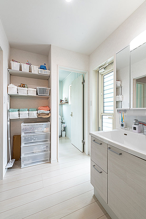 雅建設 【5LDKの平屋】勾配天井で開放感を演出！ランドリールーム+ファミリークローゼットでラクラク家事動線の建築実例画像6