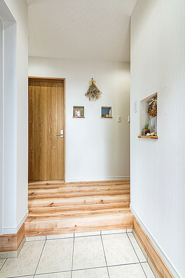 雅建設 【5LDKの平屋】勾配天井で開放感を演出！ランドリールーム+ファミリークローゼットでラクラク家事動線の建築実例画像7