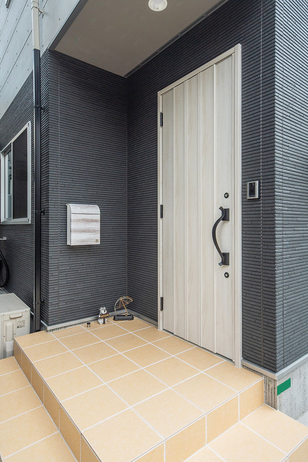 雅建設 【1000万円台後半／二世帯住宅／間取り図あり】小国杉の温もりあふれるリビングに、家族が集う家の建築実例画像2