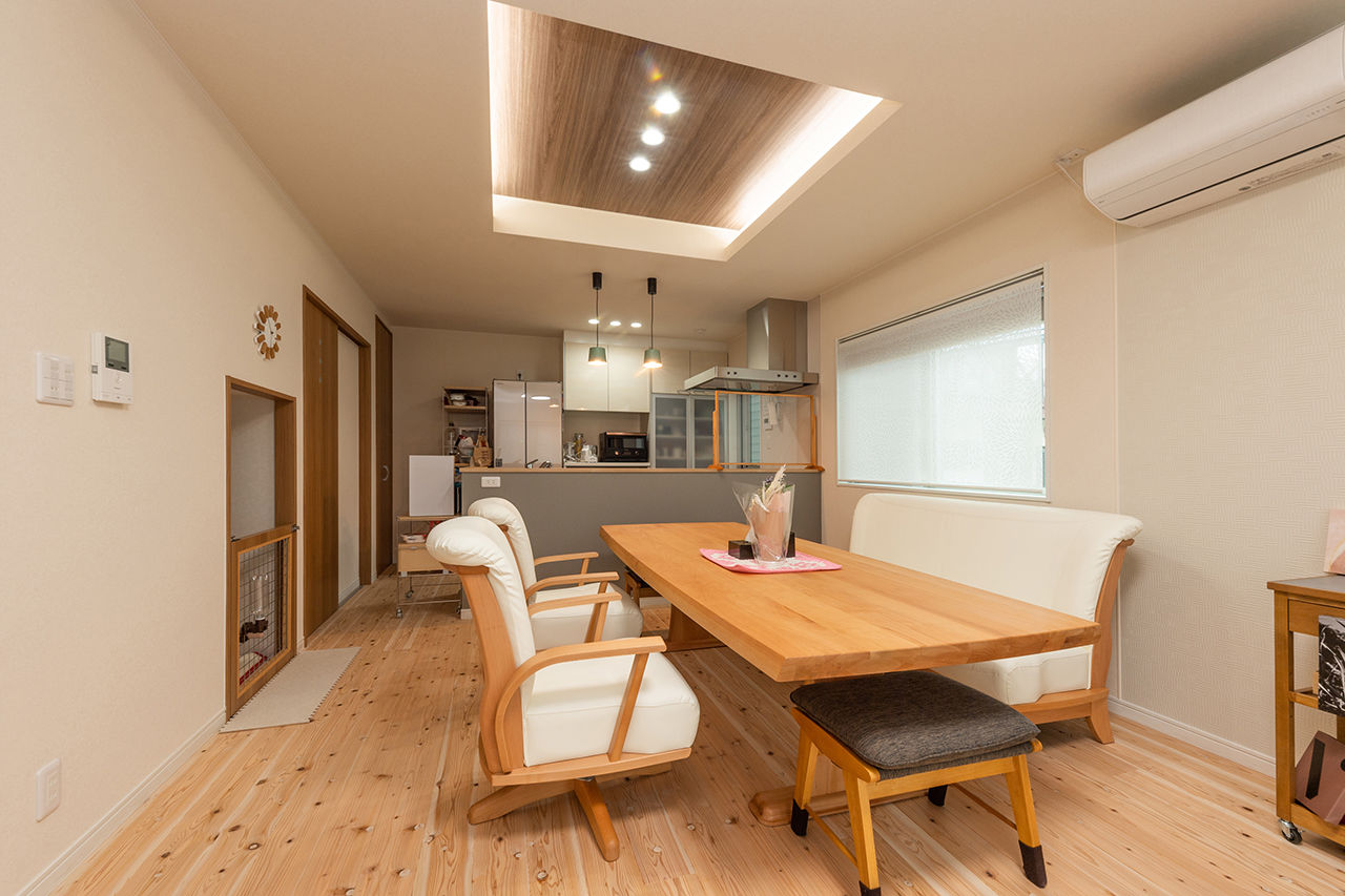 雅建設 【1000万円台後半／二世帯住宅／間取り図あり】小国杉の温もりあふれるリビングに、家族が集う家の建築実例画像4