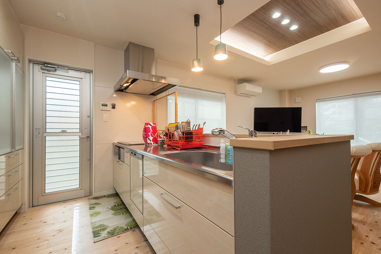 雅建設 【1000万円台後半／二世帯住宅／間取り図あり】小国杉の温もりあふれるリビングに、家族が集う家の建築実例画像5