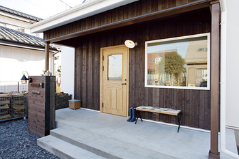 オークヴィルホームズ 【下都賀郡野木町/2LDK/35.0坪】「ワンちゃんが快適な空間に」雑貨の映えるかわいい平屋の建築実例画像3