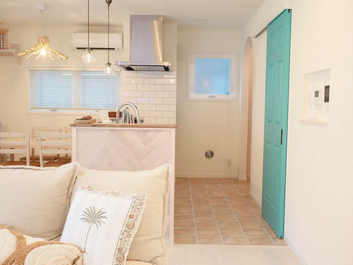 オークヴィルホームズ 【栃木市/3LDK/32.40坪/収納充実】海を感じるSurfers Style　ホワイト×ティファニーブルー調の内装カラーの建築実例画像8