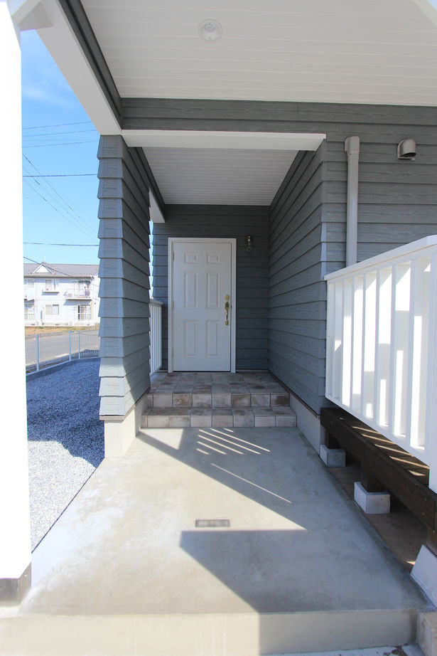 オークヴィルホームズ 【古河市/3LDK/38.42坪】リゾートライク＆Surfers Style 白を基調とした内観コーデ×吹抜け×開放感あるLDKの建築実例画像2