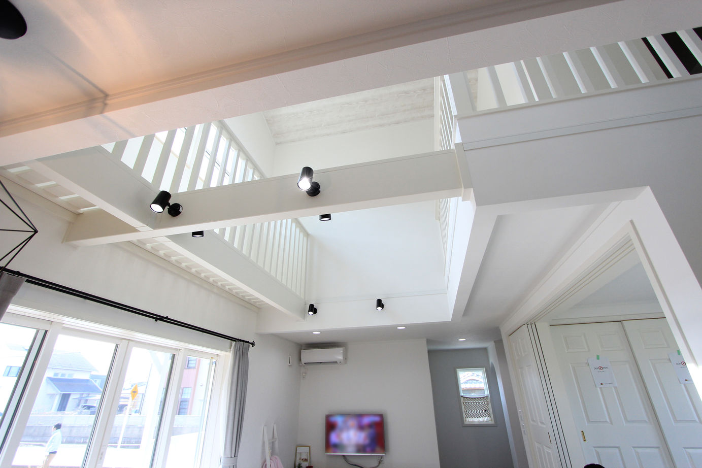 オークヴィルホームズ 【古河市/3LDK/38.42坪】リゾートライク＆Surfers Style 白を基調とした内観コーデ×吹抜け×開放感あるLDKの建築実例画像8