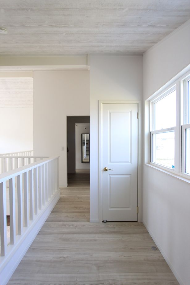 オークヴィルホームズ 【古河市/3LDK/38.42坪】リゾートライク＆Surfers Style 白を基調とした内観コーデ×吹抜け×開放感あるLDKの建築実例画像10