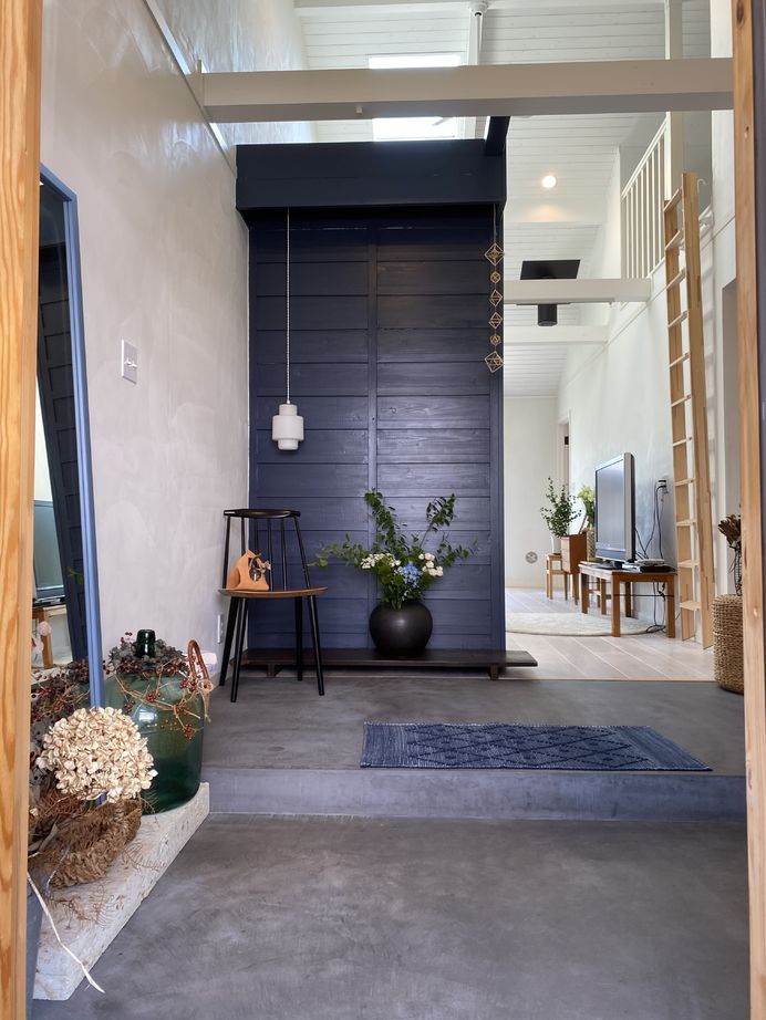 オークヴィルホームズ 【古河市/2LDK/27.50坪】木×モルタル×ステンレスの異素材との調和。洋×和ミックスインテリアの暮らし。の建築実例画像3