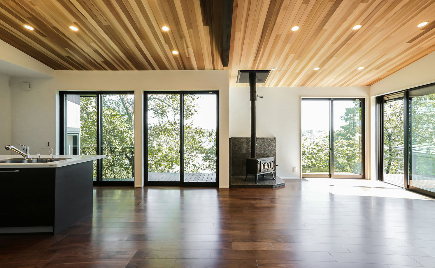 AREX/アーレックス 【1000万円/平屋/絶景リゾート/30坪台/間取り図】ウッドデッキ・薪ストーブ・露天風呂のあるこだわりの平屋の建築実例画像2