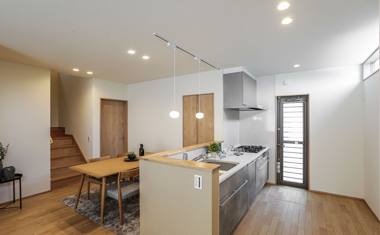 AREX/アーレックス 【名古屋市/1000万円台/30坪台/間取り図有】内土間とリビングが緩やかにつながり「和」の心地よさが包む家の建築実例画像9