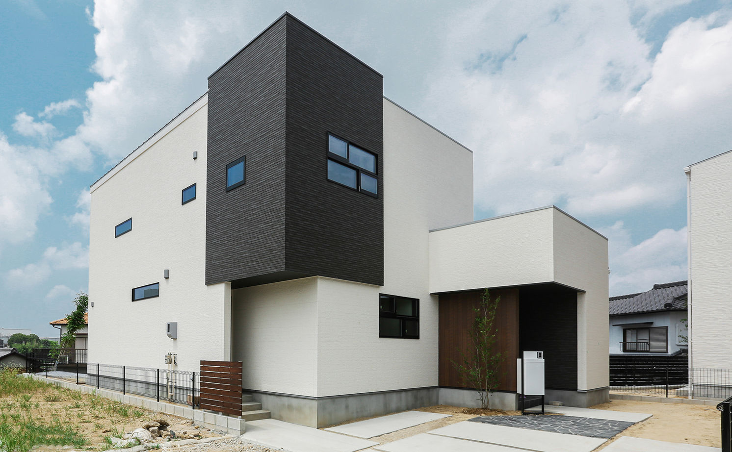 AREX/アーレックス 【愛知県/1000万円台/30坪台】ヴィンテージ×インダストリアル。特別な高揚感と浮遊感に包まれるモダンな家の建築実例画像2