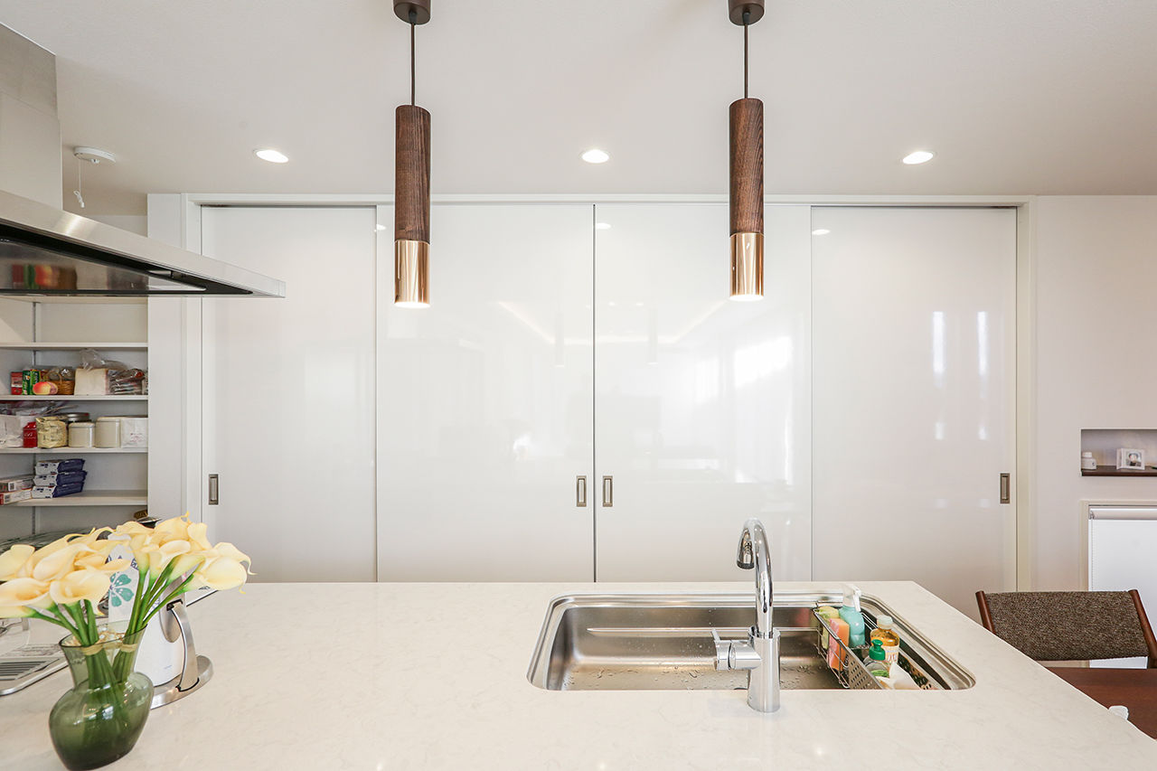 AREX/アーレックス 【3000万円台/中庭テラス×コの字】全方向から美しい外観デザイン。光と緑を感じる白亜のコートハウスの建築実例画像6