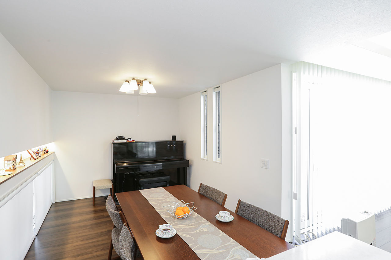 AREX/アーレックス 【3000万円台/中庭テラス×コの字】全方向から美しい外観デザイン。光と緑を感じる白亜のコートハウスの建築実例画像7