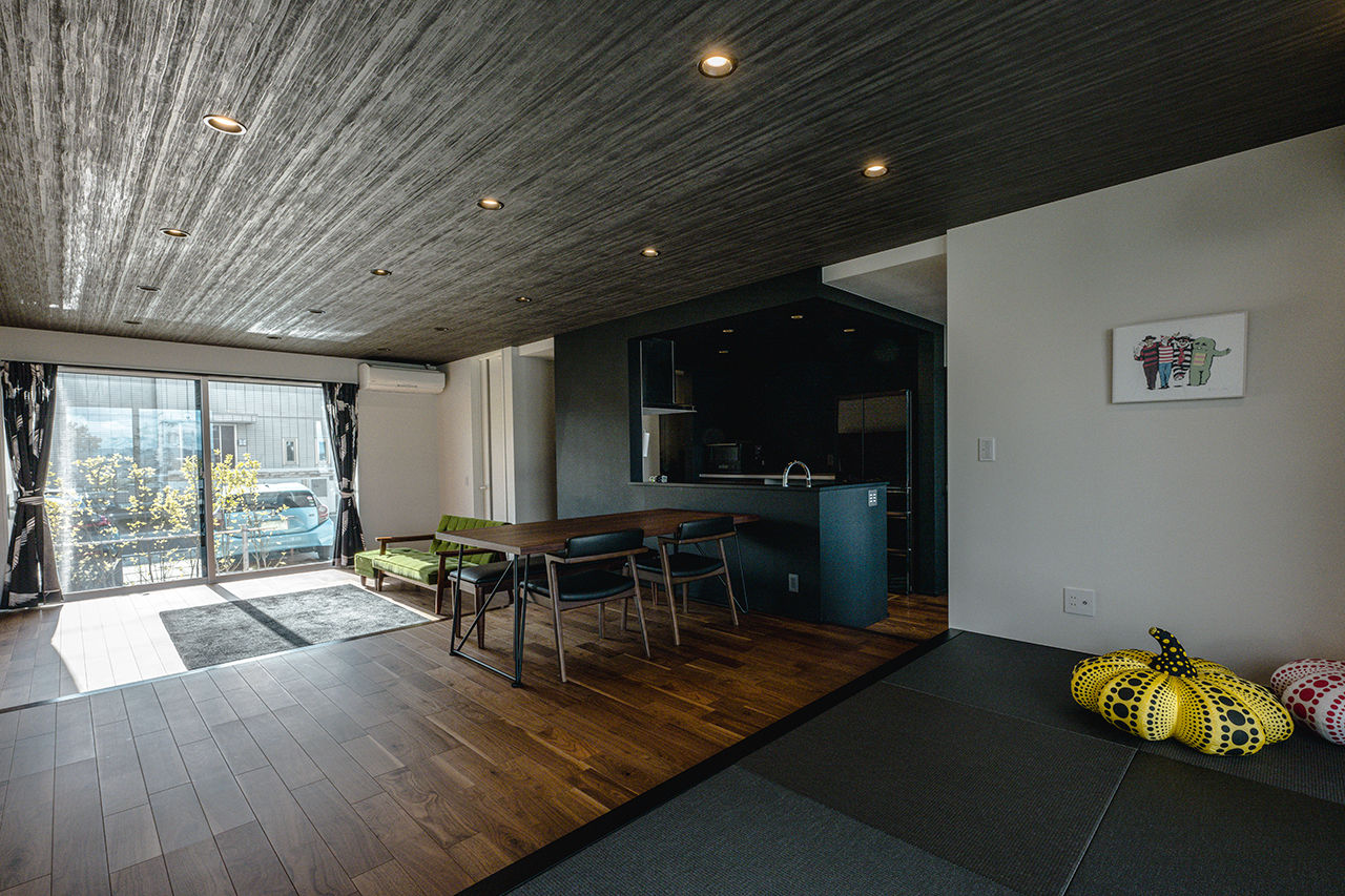 AREX/アーレックス 【2000万円台/高台×ピットリビング】南北に抜ける大空間リビング。外の景色を借景にした眺めを愉しむ家の建築実例画像6