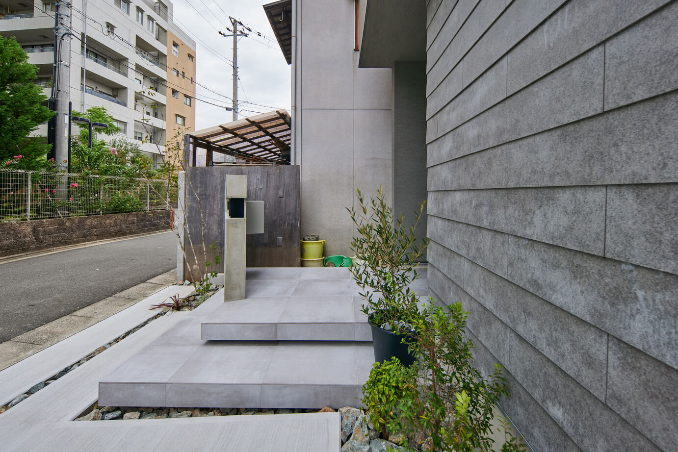 fem 【大阪府高石市】五感に響く心地よさ。都市に溶け込む上質な住まいの建築実例画像3