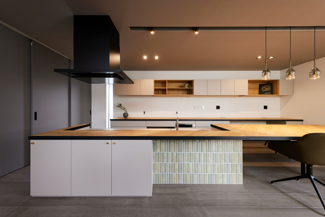 fem 【大阪府高石市】五感に響く心地よさ。都市に溶け込む上質な住まいの建築実例画像11