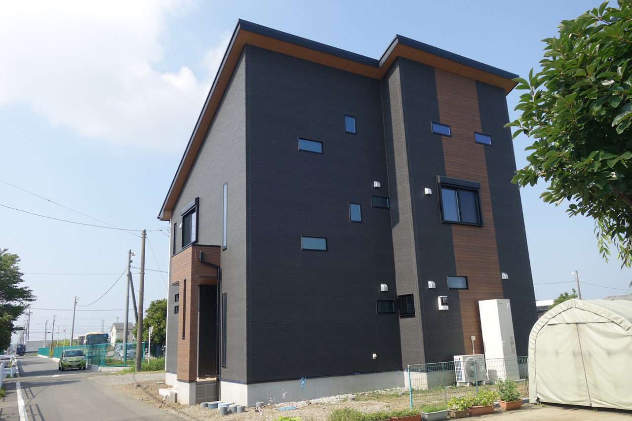 アコルデ 【平塚市｜36坪台｜3000～3499万円】心地よい光と風を取り込む、吹抜けリビングの住まいの建築実例画像2