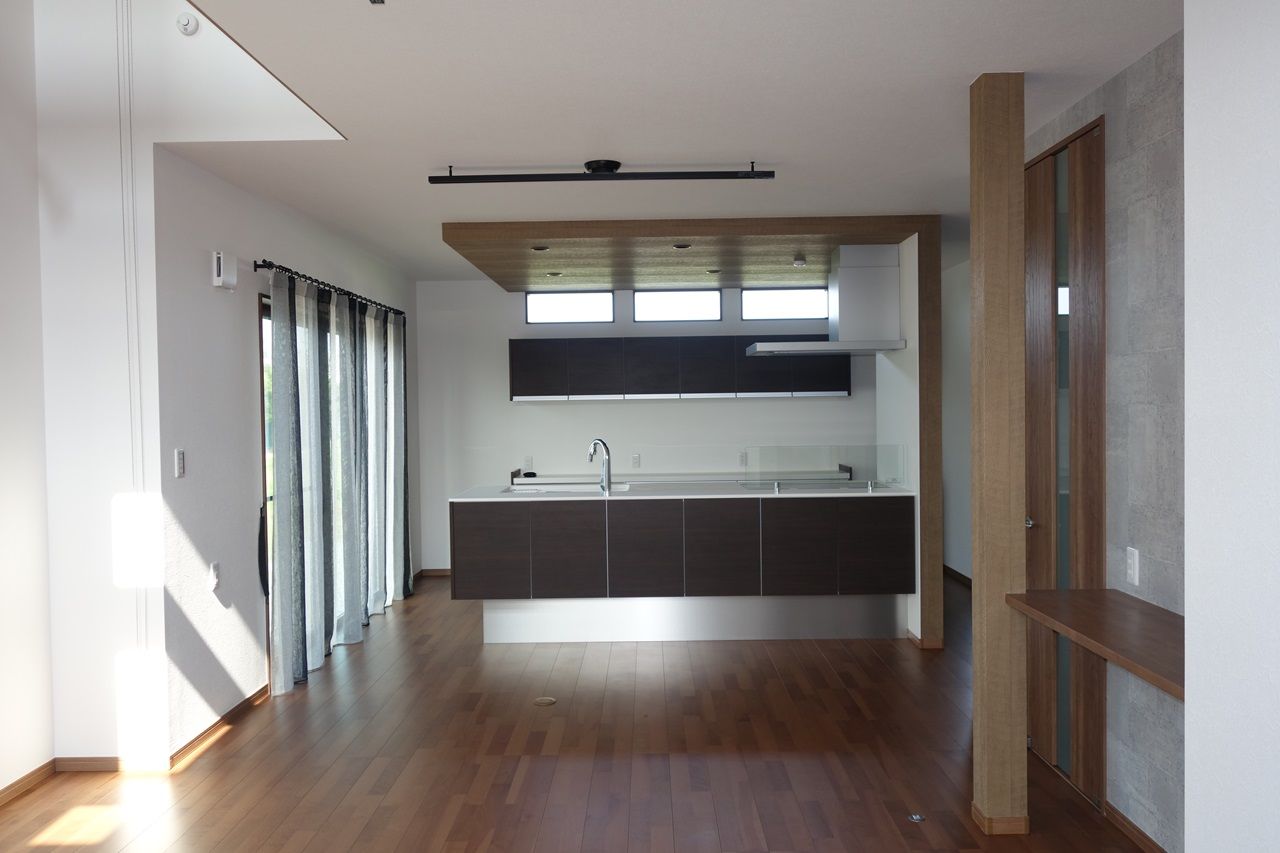 アコルデ 【平塚市｜36坪台｜3000～3499万円】心地よい光と風を取り込む、吹抜けリビングの住まいの建築実例画像3