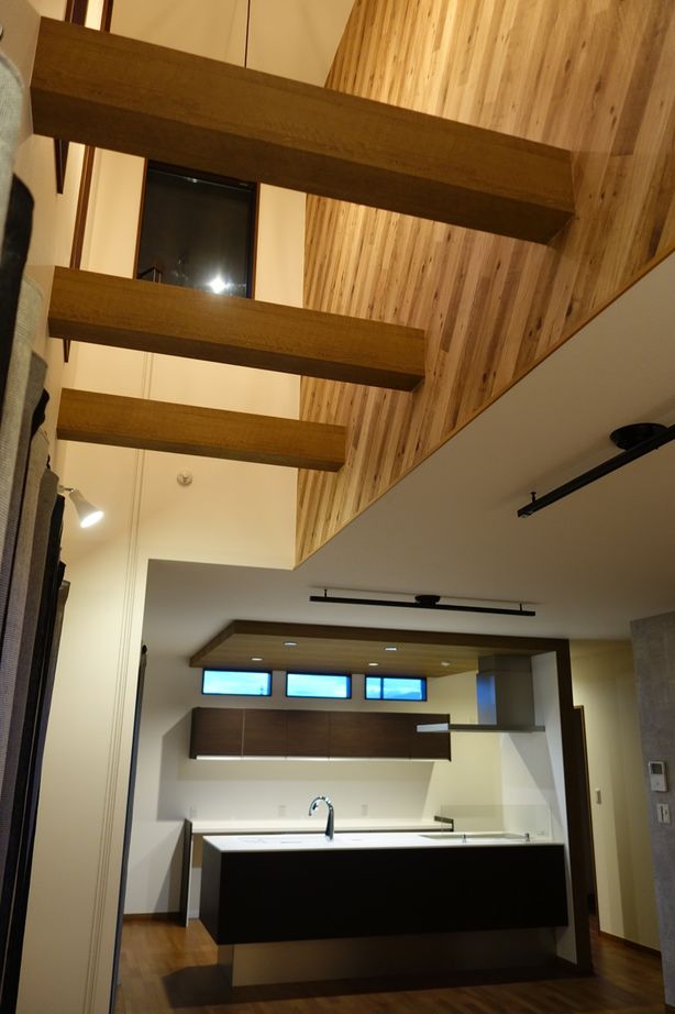 アコルデ 【平塚市｜36坪台｜3000～3499万円】心地よい光と風を取り込む、吹抜けリビングの住まいの建築実例画像5