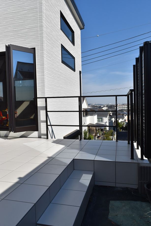 アコルデ 【平塚市｜43坪台｜3500～3999万円】眺望の良さを活かした憩いのテラスがある住まいの建築実例画像4