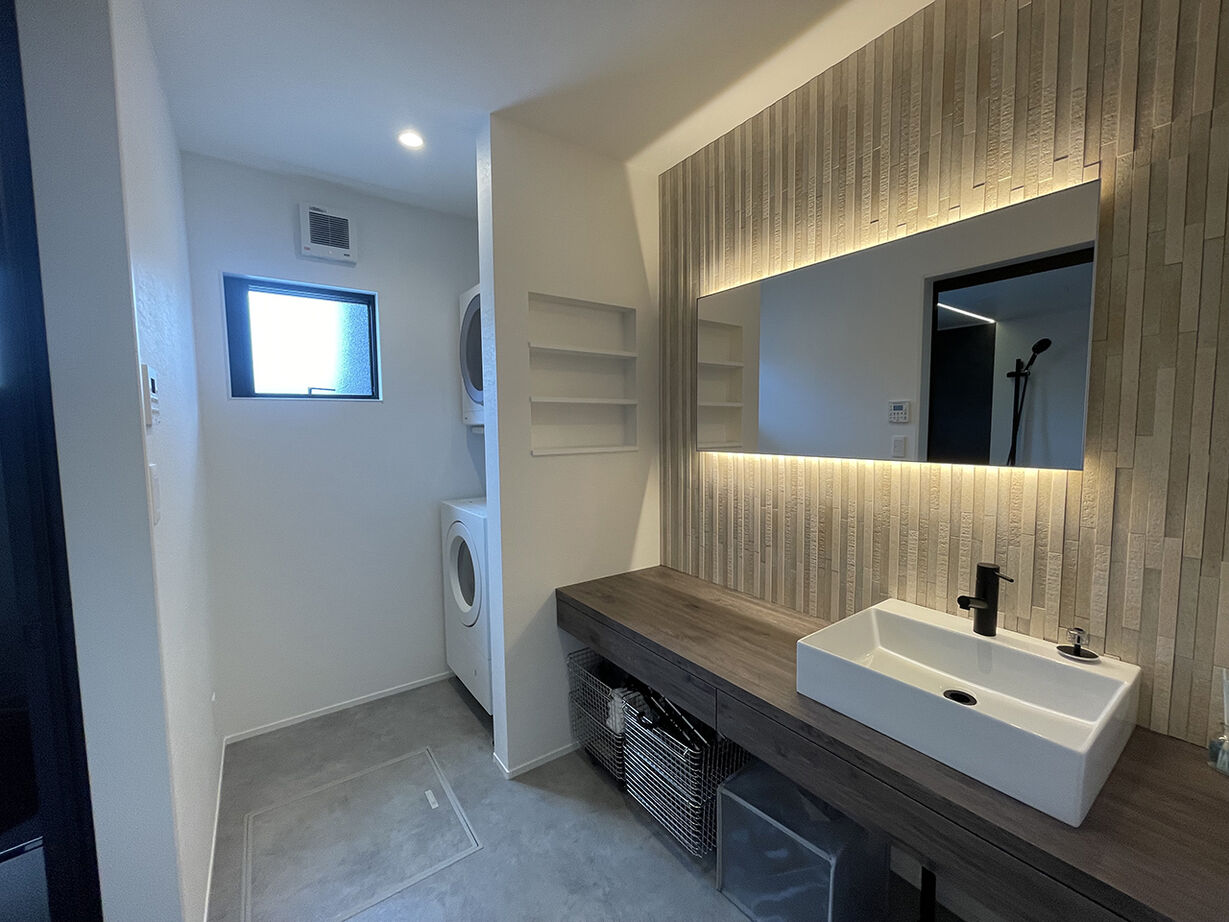 ハウス21（いわき・北茨城） 【いわき／4000万円～／耐震／ビルトインガレージ／平屋】中庭で愛犬とくつろぐヴィラ風平屋（間取り有）の建築実例画像8