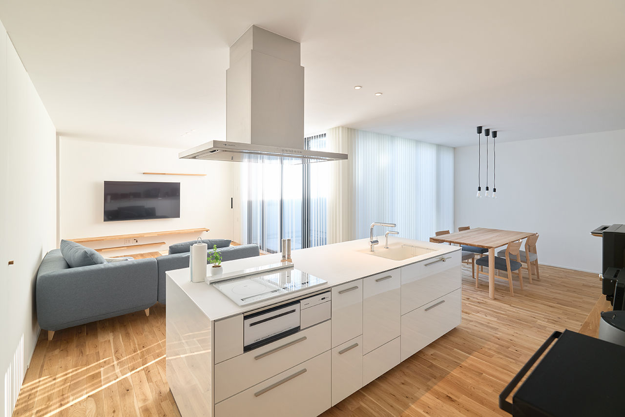 KITPLUS 【間取図有｜平屋3LDK｜2500～2999万円】中庭からの採光と開放感が心地よく、家族のプライバシーを守る家の建築実例画像2