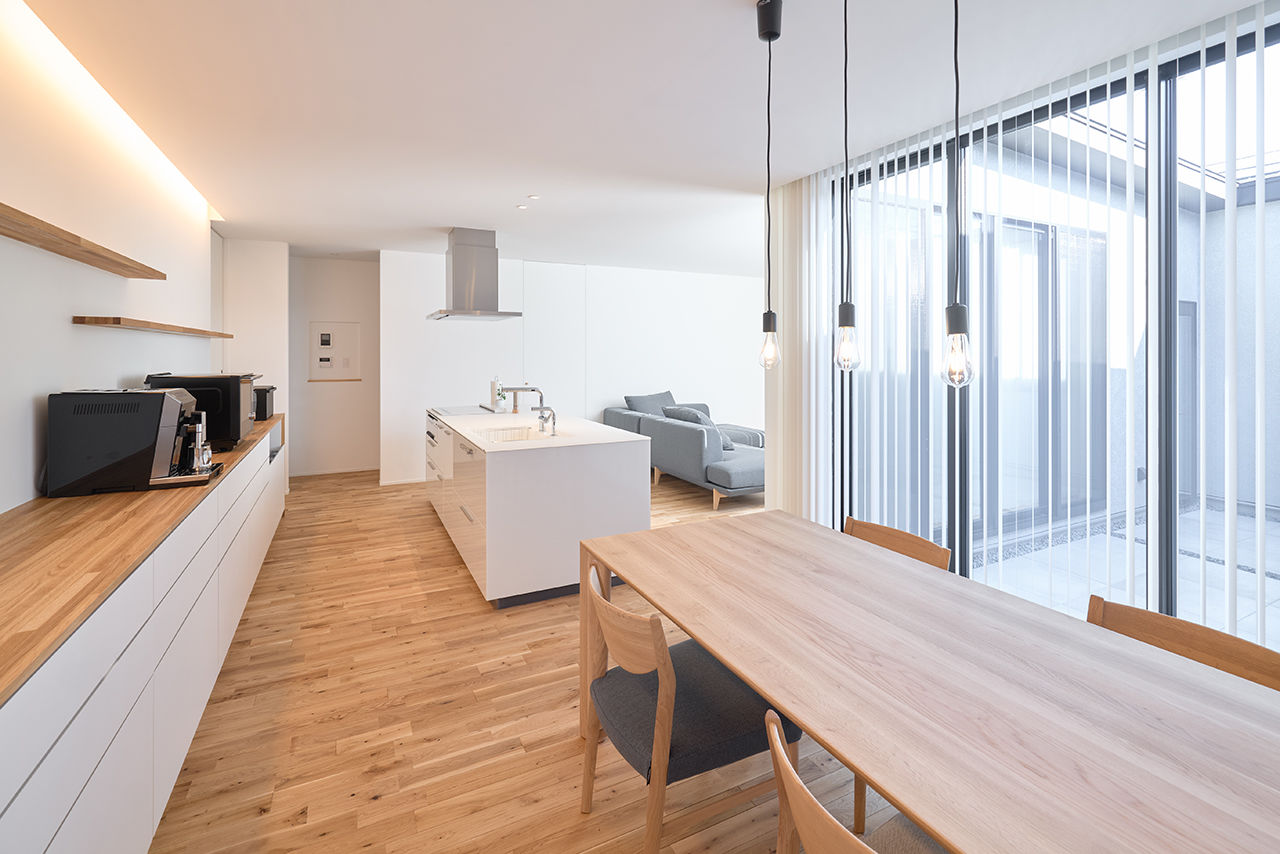 KITPLUS 【間取図有｜平屋3LDK｜2500～2999万円】中庭からの採光と開放感が心地よく、家族のプライバシーを守る家の建築実例画像3