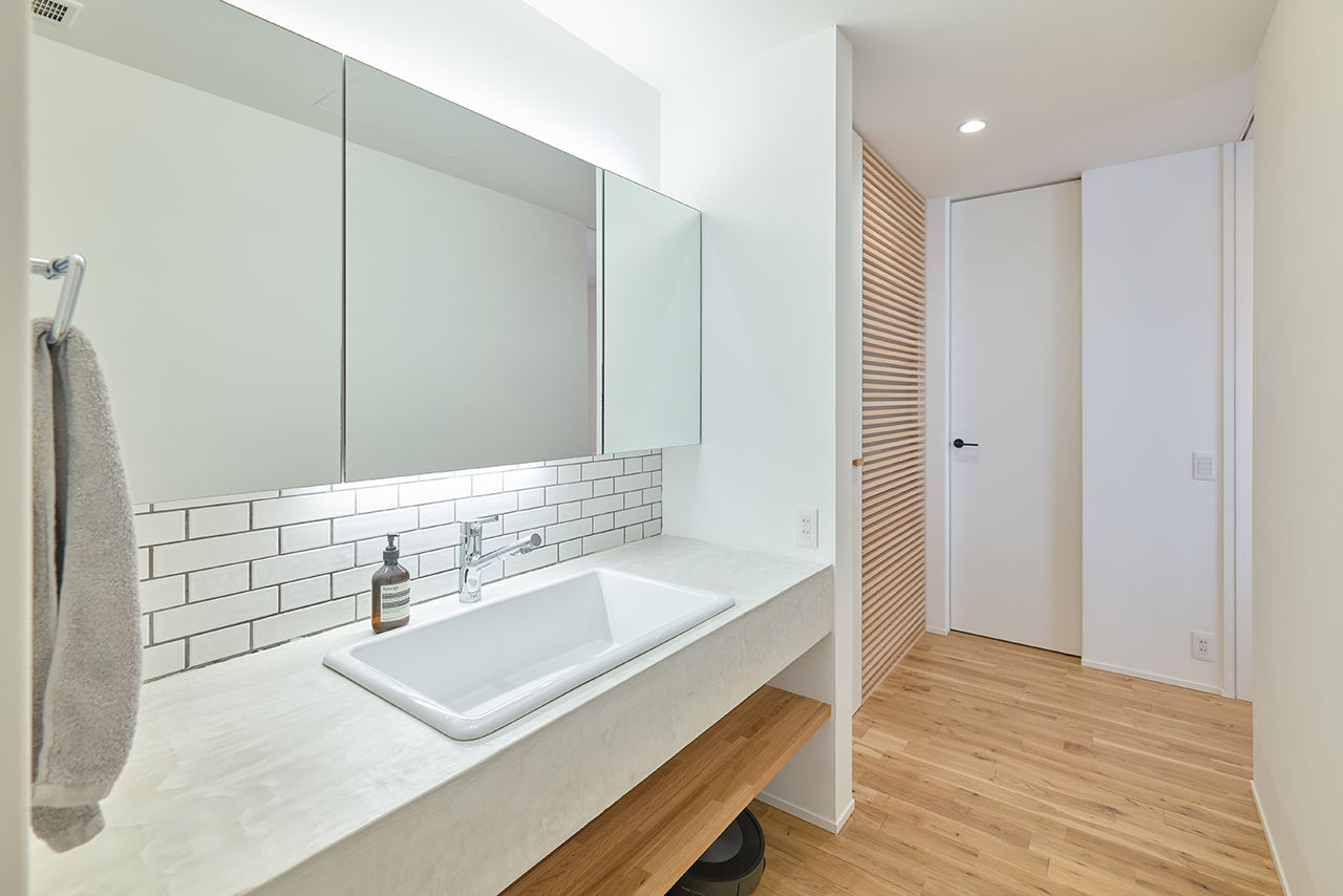 KITPLUS 【間取図有｜平屋3LDK｜2500～2999万円】中庭からの採光と開放感が心地よく、家族のプライバシーを守る家の建築実例画像5