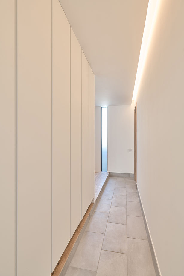 KITPLUS 【間取図有｜平屋3LDK｜2500～2999万円】中庭からの採光と開放感が心地よく、家族のプライバシーを守る家の建築実例画像7