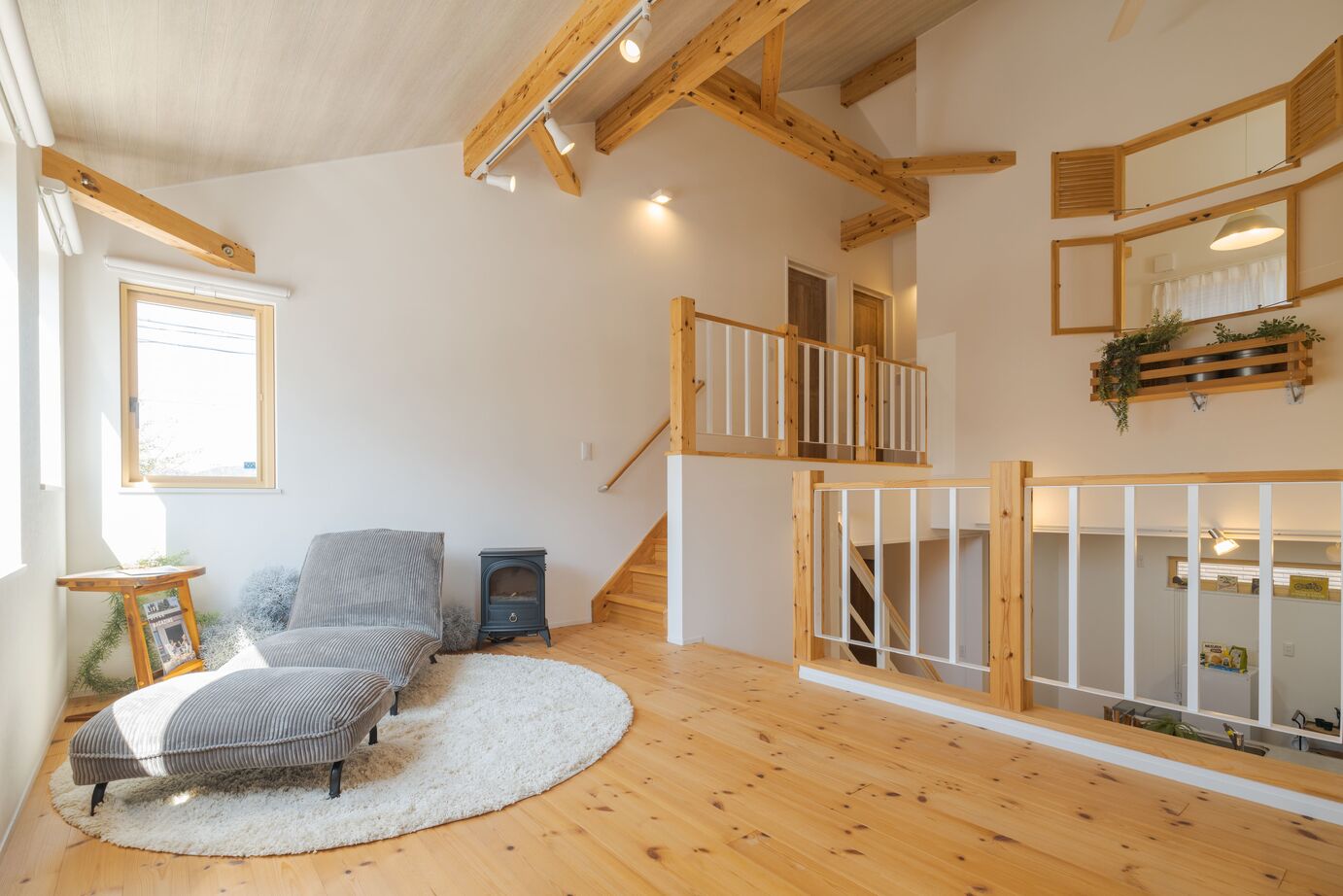 KITPLUS 【スキップフロア＋吹抜け】2階建てのプライベート感のいいとこどりのB-CRAFTの建築実例画像5