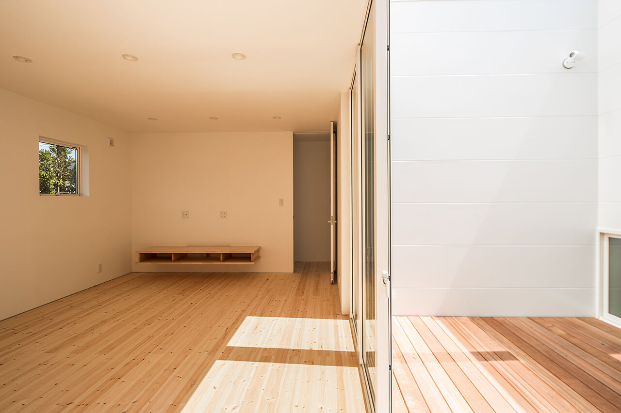 KITPLUS 【3LDK】外へ閉じて中に開く！住まいのセオリーにとらわれないプランの建築実例画像4