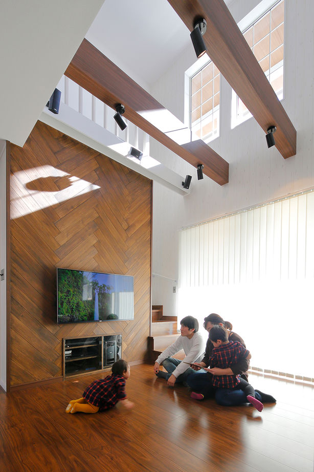 ORIBE 【各務原/1000万円台/ビルドイン/間取り図有】インナーガレージ付きカリフォルニアテイストのZEHハウスの建築実例画像3