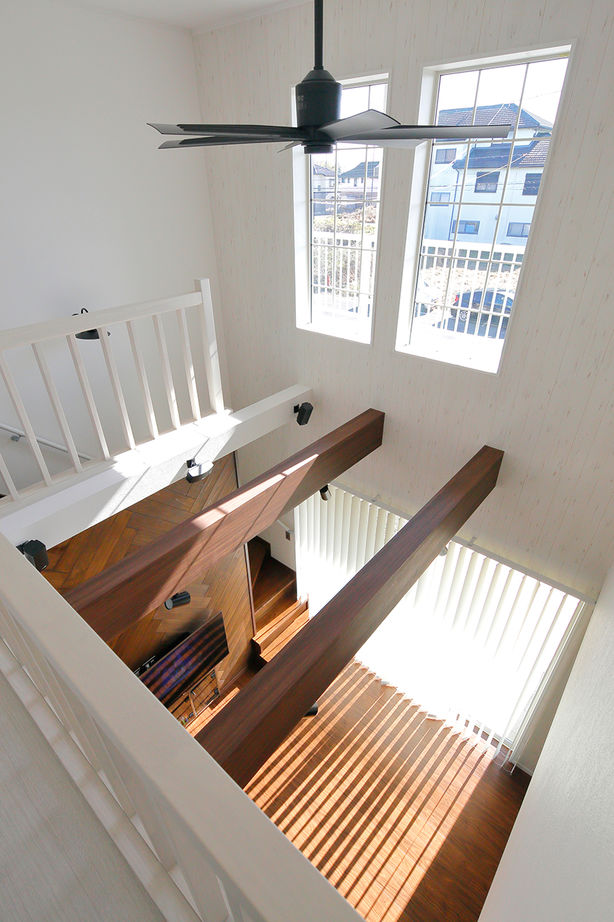 ORIBE 【各務原/1000万円台/ビルドイン/間取り図有】インナーガレージ付きカリフォルニアテイストのZEHハウスの建築実例画像4